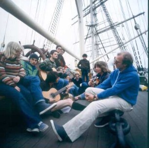 Travemünde. Segelzentrum. Musik und Gesang an Bord der "Passat"