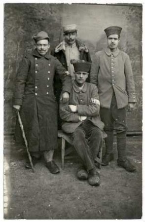 Postkarten aus dem Kriegsgefangenenlager Puchheim: o.Nr.: Gruppenaufnahmen (mehrere Aufnahmen)