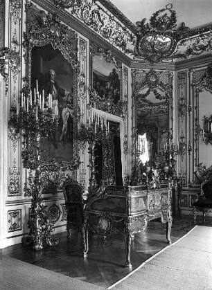 Chiemsee. Neues Schloss Herrenchiemsee (1878-1886; J. Hofmann, G. v. Dollmann). Arbeitszimmer im Nordflügel