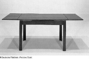 Eßtisch (Modell E 7)
