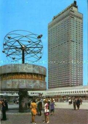 Die Weltzeituhr auf dem Berliner Alexanderplatz